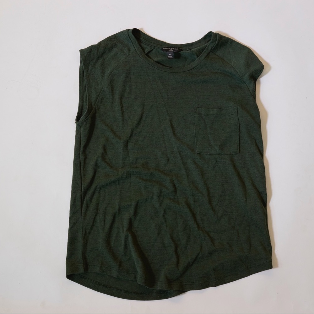 Banana Republic Dark Green Muscle Tee